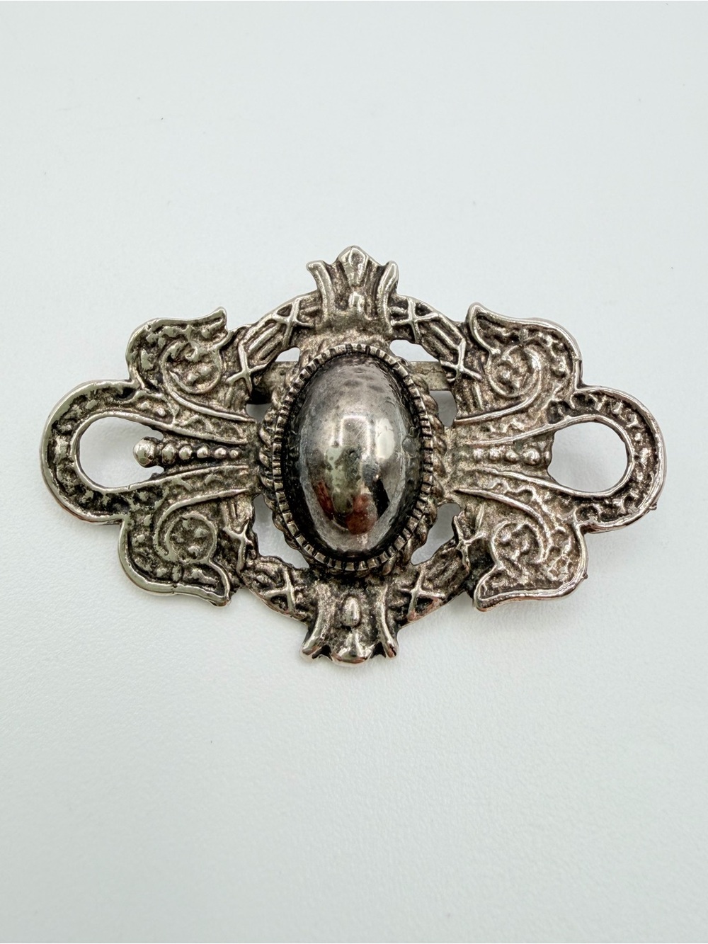 Vintage Silver-Tone Ornate Oval Cabochon Brooch